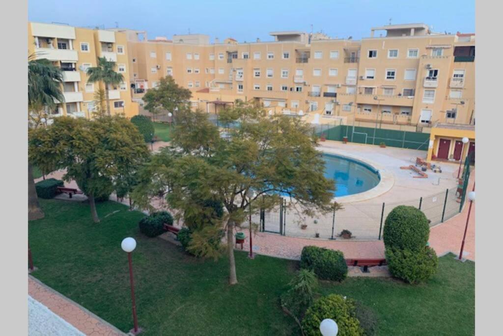 Apartamento 3 Dormitorios En La Playa De Almeria. Roquetas de Mar Dış mekan fotoğraf